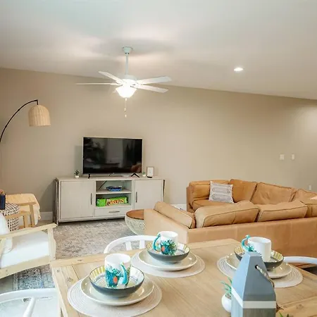 Lazy Beach Days - Steps To Beach - 3 Bedrooms